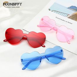 Sunglasses Frames Love Heart Women Brand Designer Fashion Cute Sexy Retro Sun Glasses Red Female Sweet Eyewear UV400 230704