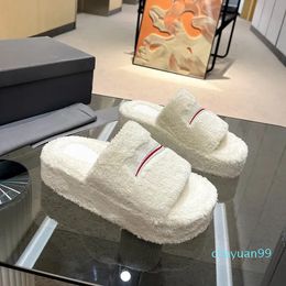 Designer -Thick Sole Plush Slippers Luxury Designer Women's Sandals Fashion Versatile Casual Shoes Simple and Comfortable