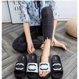 Slippers Thick-soled Women's Fashion Indoor Lift Shoes Non-slip Word Sponge Cake Sandals For Outer Wear T230704