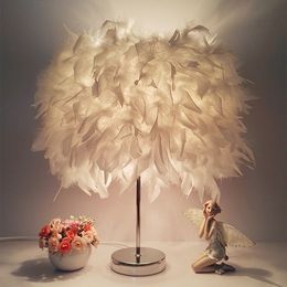 Decorative Objects Figurines Feather Table Lamp Bedroom Bedside Lamp E27 Creative European Style Romantic Simple Warm Wedding Room Night Light Nachtlampje 230703