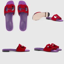 2023 Serie primaverili ed estivi Incronizzazione di pannelli cavi designer Sandals sandali per coppie interne scarpe da esterno sandali
