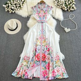 Vestido francês elegante e elegante com mangas voadoras, gola polo, cintura, peito único, camisa estampada evasê