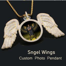 Pendant Necklaces Angel Wings Medallions Custom Po Necklace For Men Hip Hop Jewellery Iced Out Engraved Name Memory Gift 230704