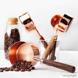 Measuring Tools 4/8pcs Walnut Wooden Handle Stainless Measuring Cups Spoons Plated Copper Rose Gold Kitchen Baking Measuring Spoon Set R230704