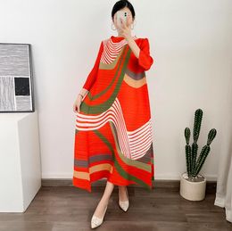 Luxury and fashion New ISSEY Pleated Organ Long Dress 2023 Summer New One Line Neck 3/4 Sleeve Printed Dress Fashionable Women's Dress