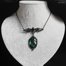 Pendant Necklaces Gothic Vampire Bat Green Venom Crystal Guest Necklace Fashion Witch Jewellery Accessories Gift Retro Women Choke Ring