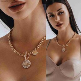 Collier Femme New In Necklace Jewellery for Women Round Fritillaria Pendant Collares Para Mujer Bijoux Coquette Thick Chain Choker L230704