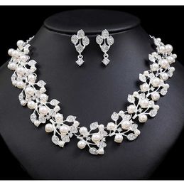 Korean Personalized Pearl Necklace Earring Set Women's Fashion Temperament Alloy Plating Bridal Dress Accessories 230628