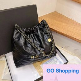 High-end American bag tote Bag Oil wax leather large capacity chain shopping bag diamond pattern