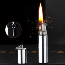 Metal Windproof Without Gasoline Kerosene Lighter Mini Keychain New Creative Cigarette Accessories Mens Gadgets OB89