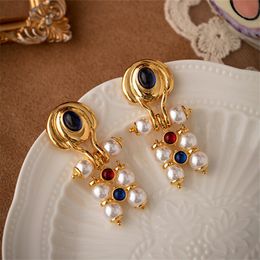 Ear Cuff Shanghai Zhihua European Trend Nu metal High Imitation Pearl Women's Earrings French Vintage Style Girl Stud High Jewelry 230704