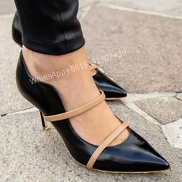 Sapatos sociais Folho salto agulha salto agulha brilhante couro preto sandálias douradas pontiagudas rasas ocas camurça feminina sexy