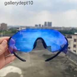 Day and night dual purpose color changing cycling glasses running mountain cycling sports polarizing glasses road bike windshields men and women