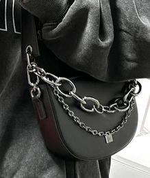 Evening Bags 2023 Fashion Cool Black Chain Bag Ins Advanced Classic Cross Body Semicircle Saddle Designer Satchels