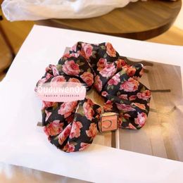 2023 fashion flowers rubber bands classical Scrunchies luxuryed hair accessories with paper card