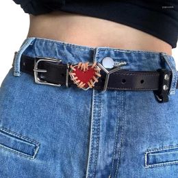 Belts Women Belt Vintage Fashion Y2k Leather Punk With Adjustable Love Heart Holes Luxury Designer Buckle For Dress Jeans