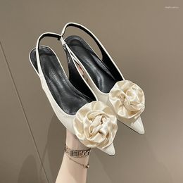 Sandals Retro Woman Shoes 2023 Suit Female Beige Summer Heels Original Fashion Black Low Pointed Flat Comfort Girls PU Fabri