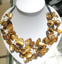 Chains 7 Brown Flowers Classic Jewelry White Natural Pearl Handmade Shell Pendant Women Necklace 45cm 18''