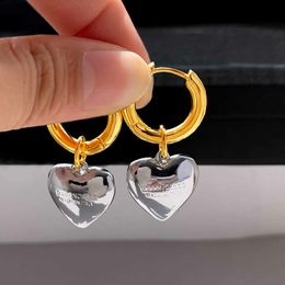 Designer b Earrings Fashion Love for Womens Inns A Small Number Peach Heart Design with Light Luxury Temperament Platinum Fashion