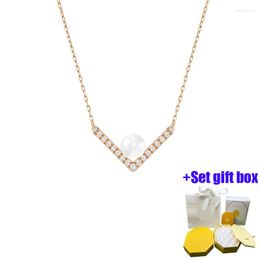 Chains Fashionable And Charming Rose Gold Freshwater Pearl V-shaped Jewelry Necklace Suitable For Beautiful Women To Wear