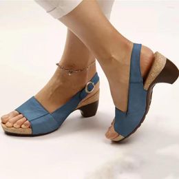 2024 Summer Strange Style Sandals Donne Scarpe a basso tacco basso designer sexy Slide Slides Apri Slifori Pompe Flip Flip 5