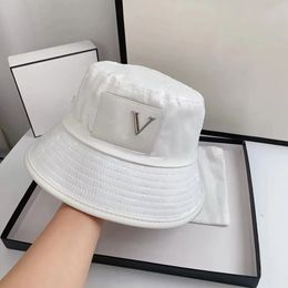 Designer Bucket L Letter Wide Brim Hat Cotton High-end Quality Men and Women Four Seasons Leisure Shading Outdoor Sports Fashion Match Hot