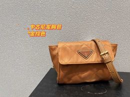 Handbag Factory Clearance Wholesale with Box Cap Chain Mini Parachute Msenger Bag Home