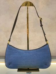 Designer Le Bisou Denim Shoulder Bags Le Raphia Blue Raw Denim Leather Strap Baguette Bags Gold Hardware Letter Embroidery Zipper Handbags Summer Fashion Purse Gift