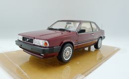 Diecast Model 1 18 V OLVO 780 Resin Car DNA Collectibles 230705