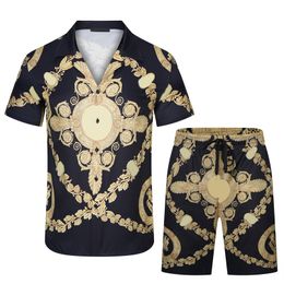 Summer sales of new men's print retro Locke luxury classical fashion trend men's short sleeve shorts setM-3XL