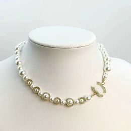 Collana di perle con ciondolo a forma di lettera con diamanti e perle di design, gioielli da donna, catena girocollo, regalo di nozze per feste