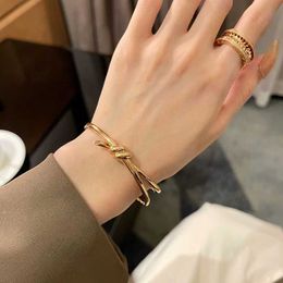 Counter quality Linglong Knot T Bracelet New York Style Wrapped with Full Diamond Clasp Jewelry Girls' Inns Light Luxury