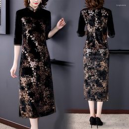 Casual Dresses 2023 High Quality Vintage Black Gold Velvet Floral Embroidery Midi Skirt Spring AutumnElegant