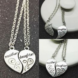 Pendant Necklaces Selling Mother Daughter Necklace Pair 2 Split Heart Shaped Set Mother's Day Gift Jewelry Accessories