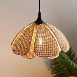 Pendant Lamps Japanese Wabi Sabi Rattan Flower Lights Handmade Weaving Petals Hanging Lamp Living Room Decoration Bedroom Home Decor