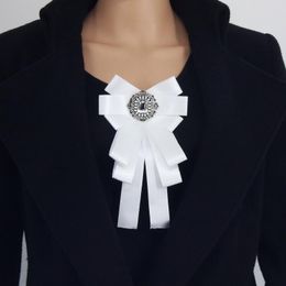 Bow Ties Knot Inlaid With Pearl Rhinestone High-end Fashion Dress Shirt Professional Versatile Corsage Brooch Accessories