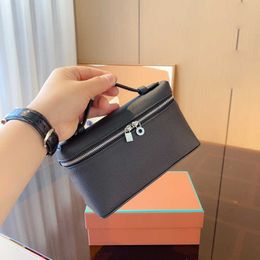 Loro Piano Pocket Bag Capacity Large Totes Designer Tote Lunchbox Women Desing Handbag Fashion Solid Color Quality Cosmetic Leather Purse Bag 1896