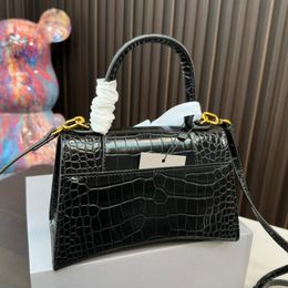 Luxury Hourglass Shoulder Bag Designer Bag Black Crocodile embossed small Crossbody bag Fashion personality Half Moon Handbag Clutch bagdd