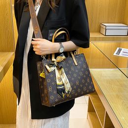 PU Tote Bags Leather Handbags Fashion Versatile Bag Simple Large Capacity Shoulder Bag Handbag Messenger Silk Scarf Casual Mom's Bag