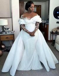 Elegant African White Mermaid Wedding Dresses With Detachable Train Sheer Crew Neck Long Sleeves Bridal Gowns Lace Appliques Gorgeous Bride Wear
