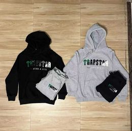 Men's T Shirts 2022 Brand TRAPSTAR Printed Sportswear Men 15 Colours Warm Two Pieces Set Loose Hoodie Sweatshirt Pants Advanced Design 953ess