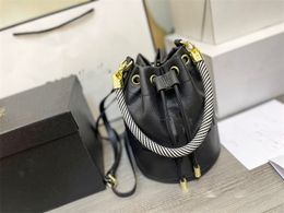 New Luxury Women's leather Tote Bucket Bag Designer Classic drawstring Shoulder Strap Fashion purse Bucket Top Handling Handbag Crossbody Bag Unisex bag