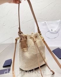 Woman Woven Bucket Bag Fashion Luxury Tote Bags Handbags Lightweight Straw Material Summer Colour Womens Shoulder Beach Bags Crossbody Purses