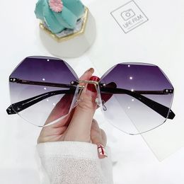 ZXWLYXGX 2022 Fashion Tea Gradient Sunglasses Women Ocean Water Cut Trimmed Lens Metal Temples Sun Glasses Female UV400