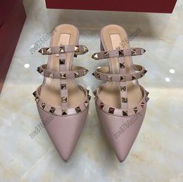 Designer ladies pointed toe flat sandals chain designer flat single shoes fashion ladies summer classic home out resort top