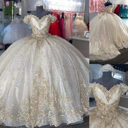 Vestido de noiva brilhante vestido de baile 2023 ombro de fora manga curta vestido Novia renda frisado capela trem vestido de noiva glamouroso