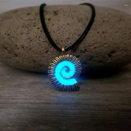 Pendant Necklaces Dark Glowing Mermaid Conch Necklace Ariel Sound Sea Shell Witch Spiral Costume Ladies Jewellery Gift