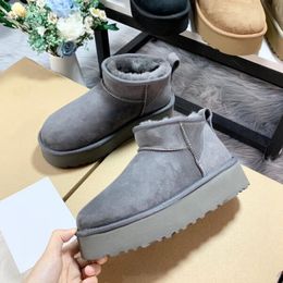Classic Women Winter Boot Designer Platform Boots for Men Real Leather Warm Ankle Fur Luxurious Booties