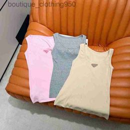 Summer Designer T shirt Women Iron Emblem Knitted Tank Top T-shirt Round Neck Sweetheart Tops B7636R