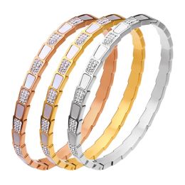 New Korean version of the snake bone titanium steel bracelet female electroplating 18k gold white Bei Man diamond snake buckle bracelet wholesale G3338